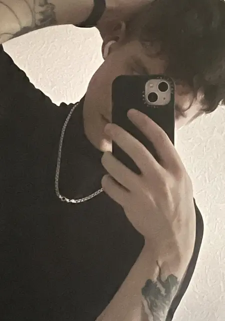 Я Максим, 22, знакомлюсь на одну ночь в Орэштие