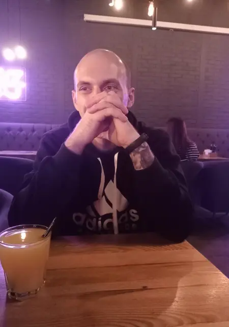 Миша из Павлограда, ищу на сайте знакомства на одну ночь