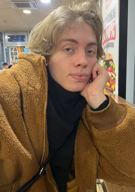 Maksim de Valencia, tengo 20 años, listo para conocer para lío de una noche