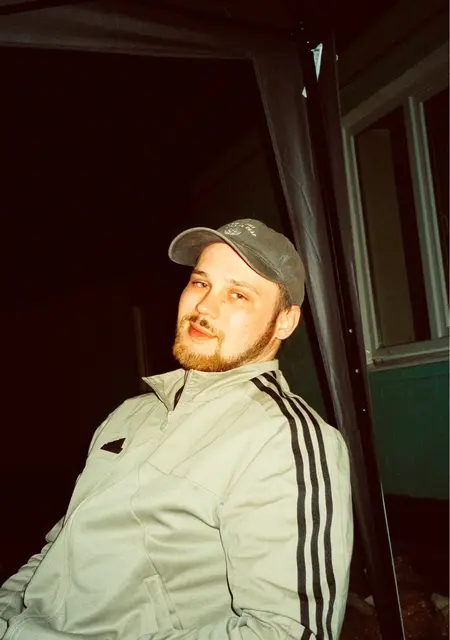 Денис из Чернигова, ищу на сайте общение