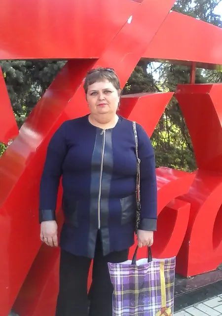 Я Elena, 46, знакомлюсь для общения в Киеве