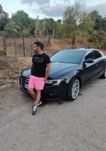 Soy Ricky, 34 años de Málaga, busco conocer gente para lío de una noche