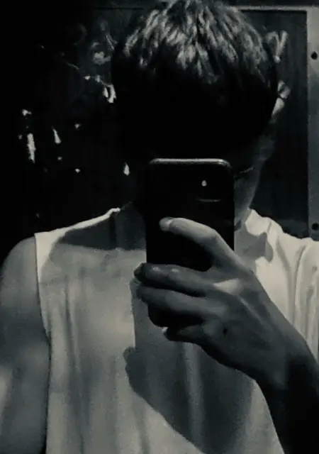 Саша из Киева, мне 18, познакомлюсь без обязательств