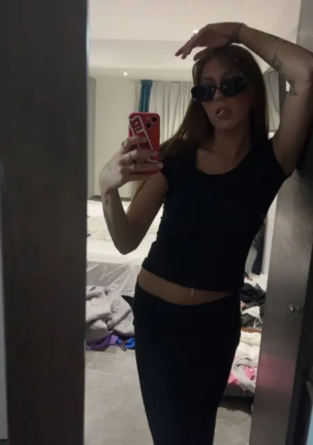 Sofie из Стокгольма, мне 20, познакомлюсь для вирта