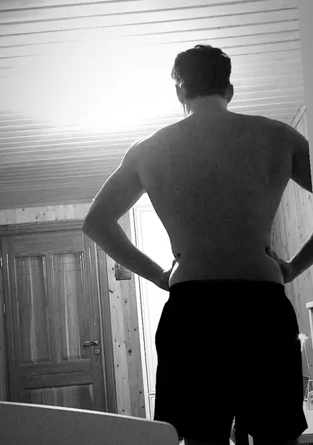 Я Ярослав, 23 років з Тернополя, шукаю знайомства на одну ніч