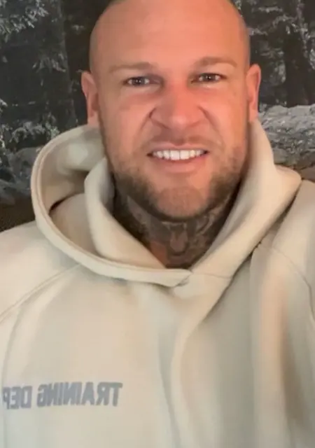 Arthur Laporte из Бухареста, мне 50, познакомлюсь для постоянных отношений