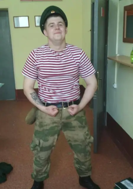 Александр из Амстердама, мне 25, познакомлюсь для приятного времяпровождения