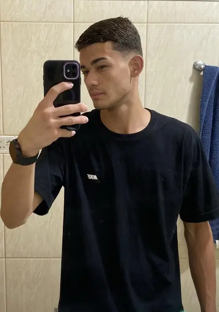 Welligton из Куритибы, мне 19, познакомлюсь без обязательств