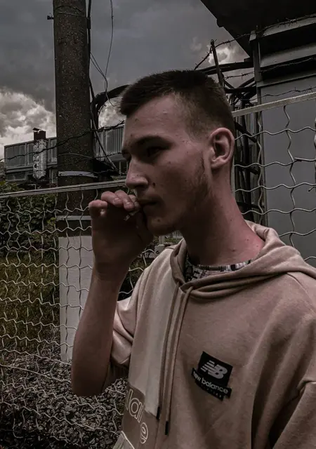 Я Діма, 19, из Винницы, ищу знакомства на одну ночь