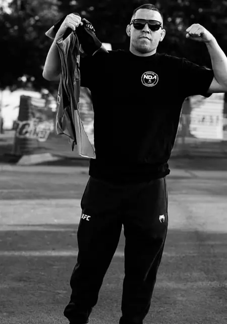 Я Магомед, 25, из Душанбе, ищу знакомство для постоянных отношений