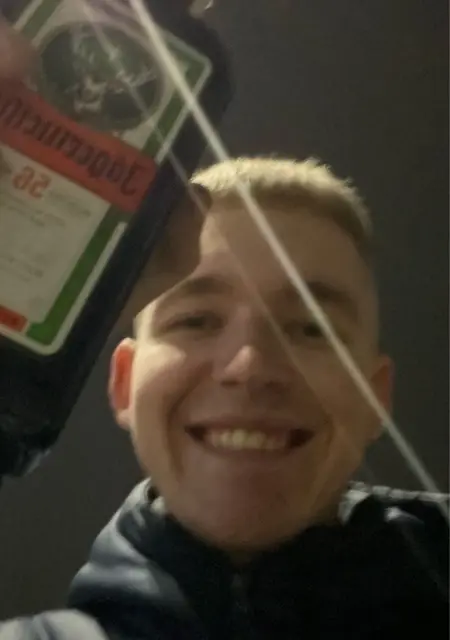 Назар з Чернігова, шукаю на сайті знайомства на одну ніч