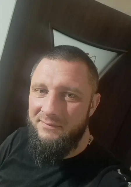 Слава Артист з Слов'янська, шукаю на сайті знайомства без зобов'язань