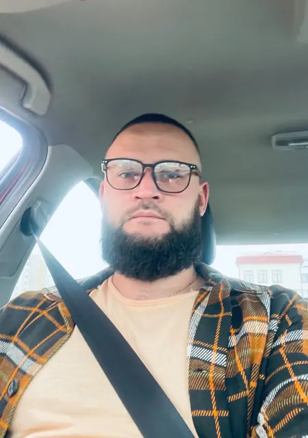 Я Максим, 35, знакомлюсь для совместных путешествий в Гомеле