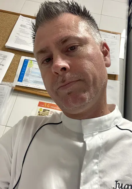 Soy Juan, 41 años, conociéndome para lío de una noche en Calpe