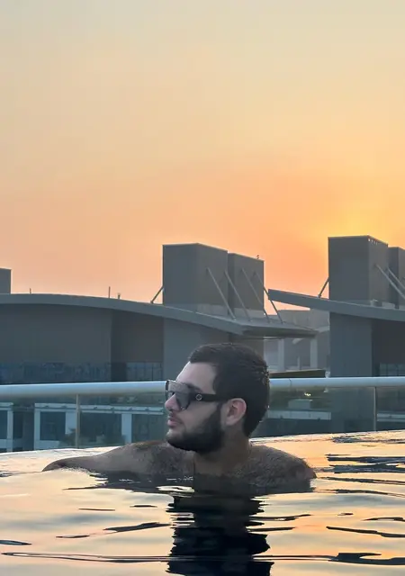 Migran из Абу-даби, ищу на сайте знакомства на одну ночь