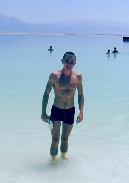 Антон з Вінниці, мені 29 років, познайомлюсь для відкриті стосунки