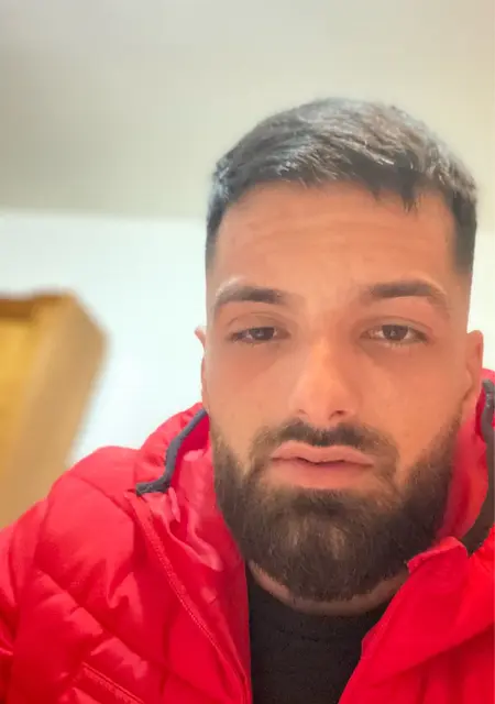 Я Edii, 27, из Бухареста, ищу знакомства на одну ночь