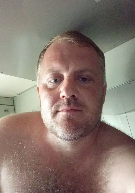 Jeki з Єнакієвого, мені 40 років, познайомлюсь для спілкування