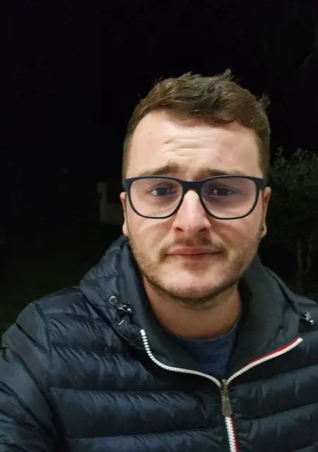 Quentin из Парижа, мне 26, познакомлюсь