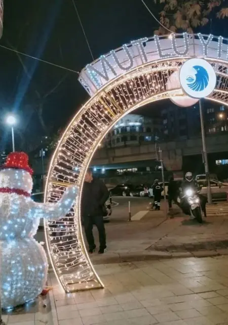 Я Ebru, 33, знакомлюсь в Стамбуле