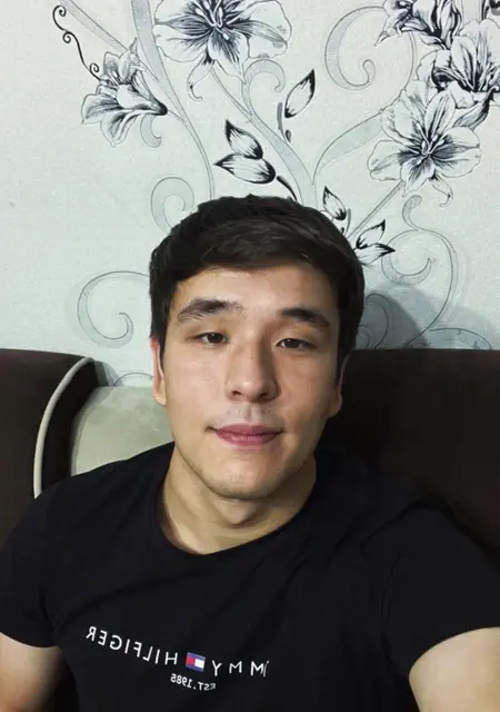 Я Ернар, 22, знакомлюсь на одну ночь в Алматы