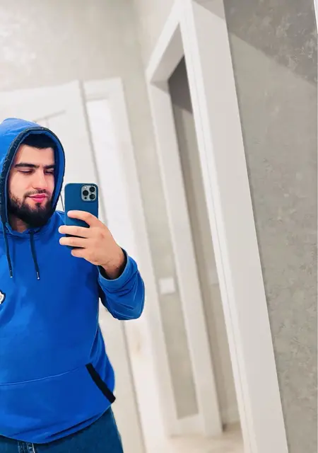 Сурик из Амстердама, мне 32, познакомлюсь для дружбы