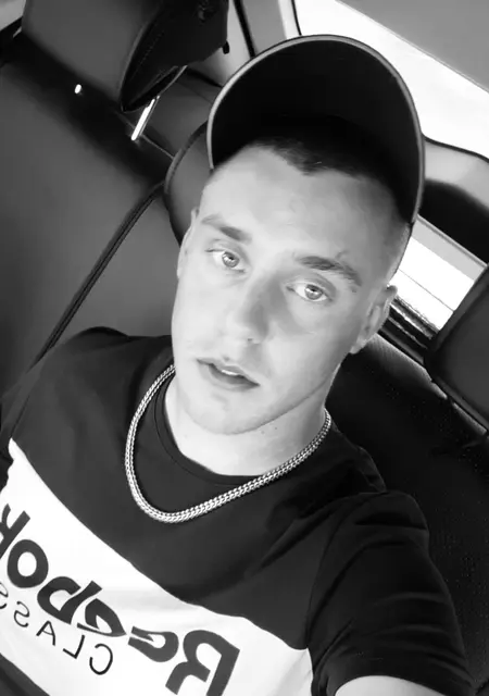 Я Костя, 30 років з Новопскова, шукаю знайомства на одну ніч