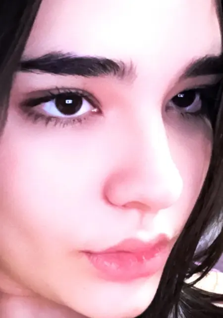 Soy Yasmin, 20 años, conociéndome para chatear en Blanes