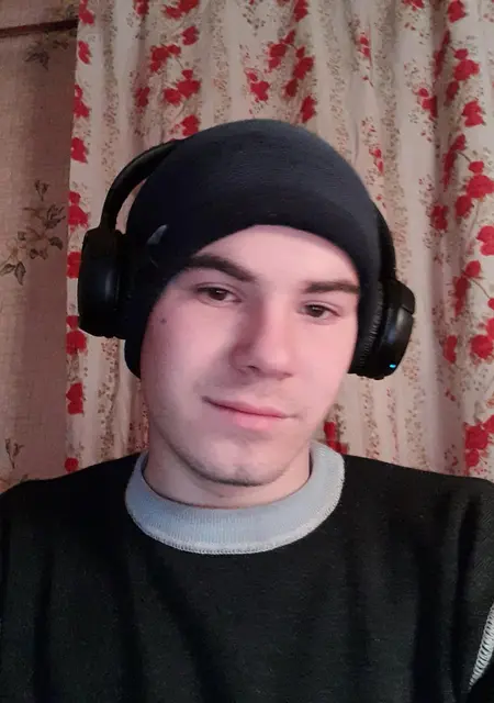 Я Сергій, 21 років з Кропивницького, шукаю знайомство для спілкування