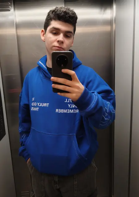 Soy Manel, 19 años, conociéndome para conversación virtual en Madrid