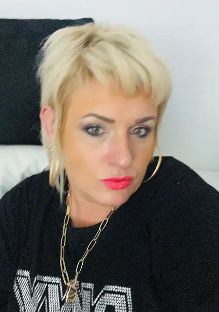 Я Olimpia, 38, из Кайзерслаутерн, ищу знакомство для постоянных отношений