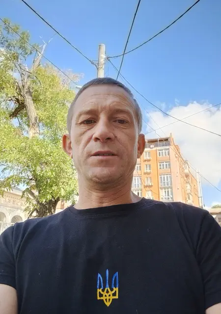 Я Артем, 49 років з Одеси, шукаю знайомство для спілкування