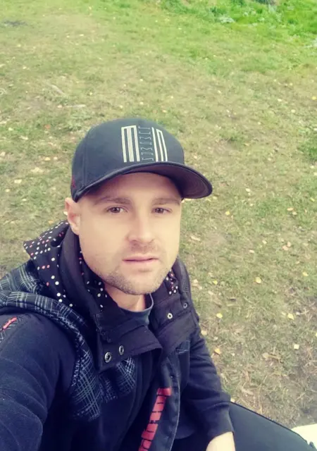 Евгений з Полтавы, шукаю на сайті приємне проведення часу