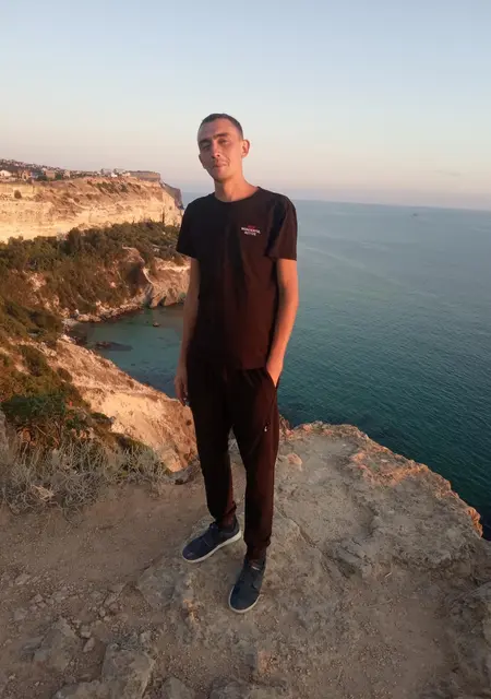 Вова з Харцизьк, мені 32 років, познайомлюсь на одну ніч