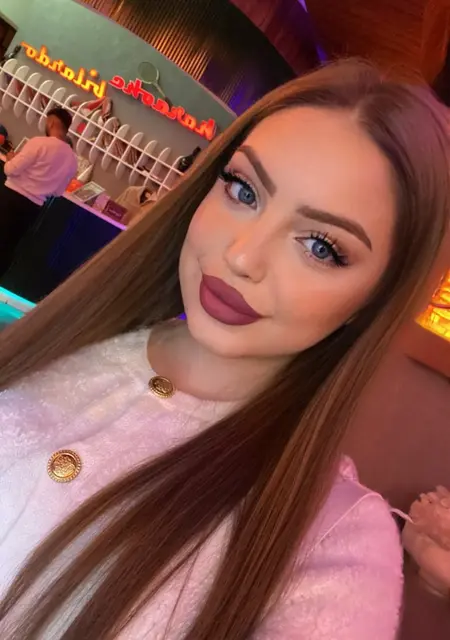 Azra из Стамбула, мне 25, познакомлюсь без обязательств