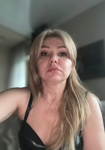 Я Lyubov, 42, из Львова, ищу знакомство для приятного времяпровождения