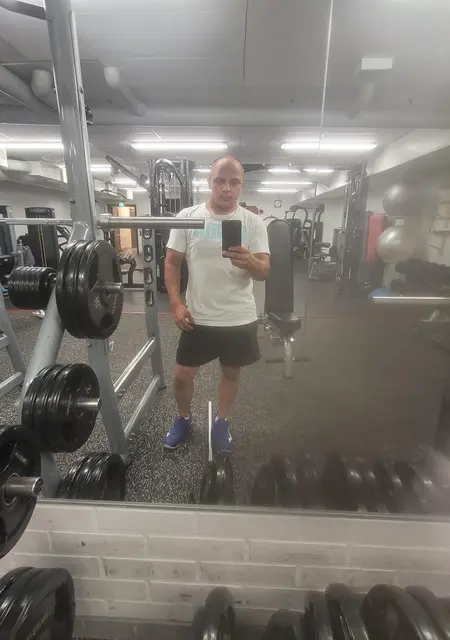 Я Эдуард, 40, знакомлюсь на одну ночь в Хельсинки