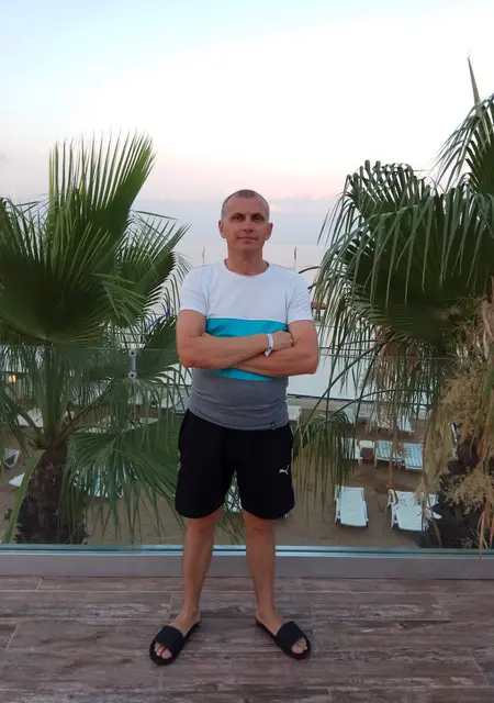 Я Игорь, 48, знакомлюсь без обязательств в Харькове