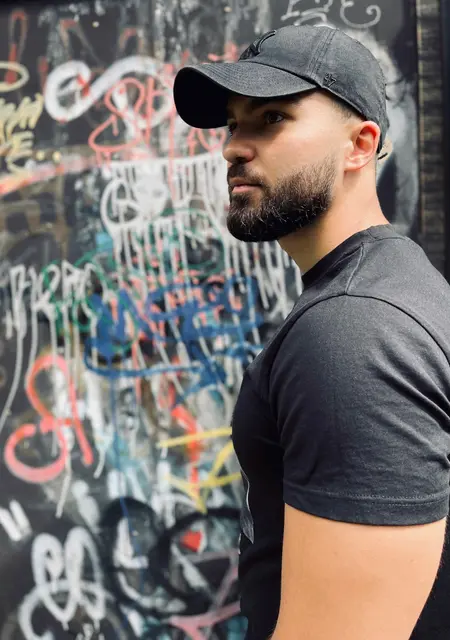 Я Артур, 28 років, знайомлюсь на одну ніч у Хмельницькому