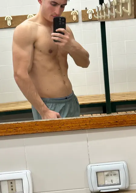 Я Mattia, 25, из Палермо, ищу знакомства без обязательств