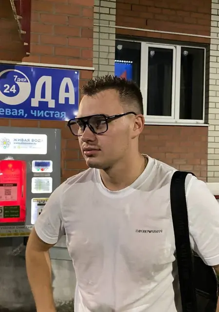 Кирилл из Бреста, мне 23, познакомлюсь для общения