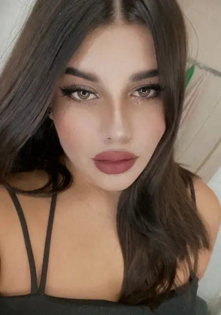 Я Кристина, 20, из Со, ищу знакомство для совместных путешествий