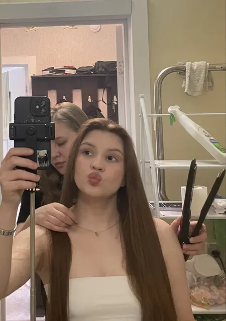 Karina from Elland, looking for friendship