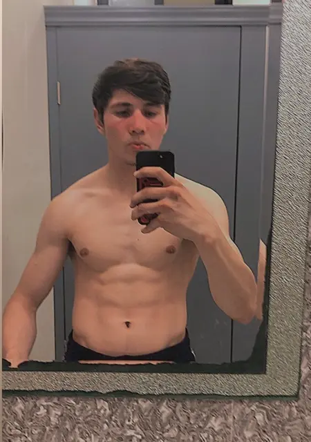 Я Omar Martinez, 22, из Мехико, ищу знакомство для приятного времяпровождения