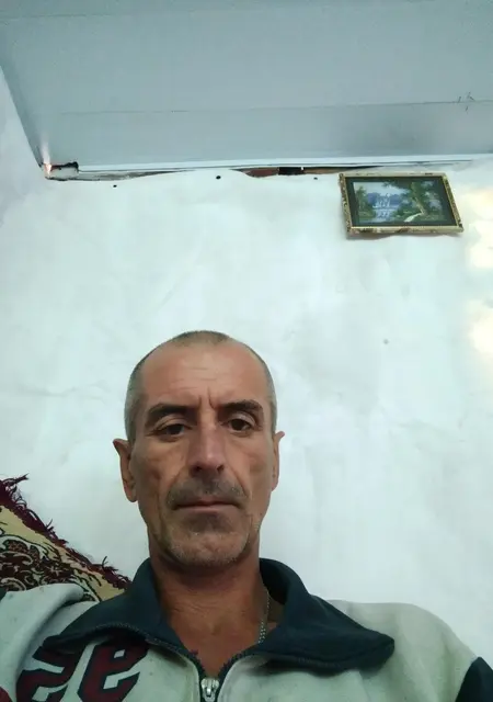 Я Олег, 51 років, знайомлюсь без зобов'язань у Бердянську