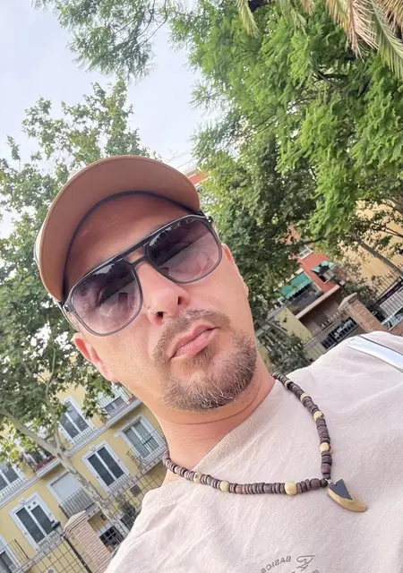 Luis de Madrid, tengo 43 años, listo para conocer para lío de una noche