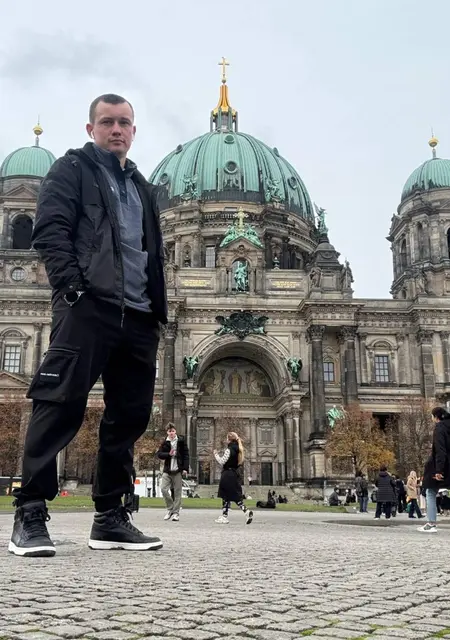 Дмитрий из Берлина, ищу на сайте знакомства без обязательств