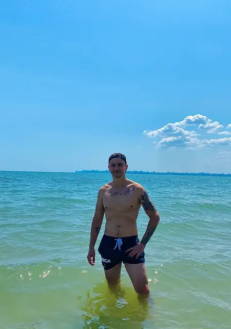 Олександр з Рівного, мені 28 років, познайомлюсь на одну ніч