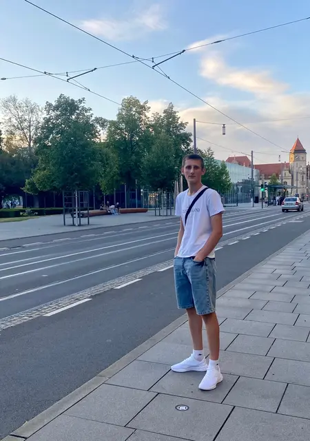 Я Ілля, 37 років з Кам’янця-Подільського, шукаю знайомство для вірт