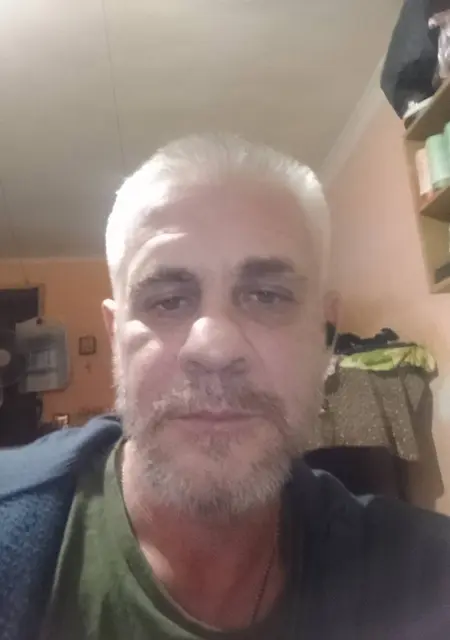 Олег з Миколаєва, шукаю на сайті знайомства без зобов'язань